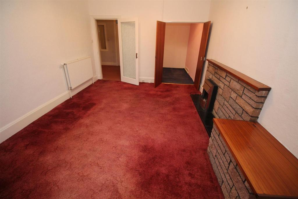 Ashburn Gardens, Gourock 1 bed flat £83,000