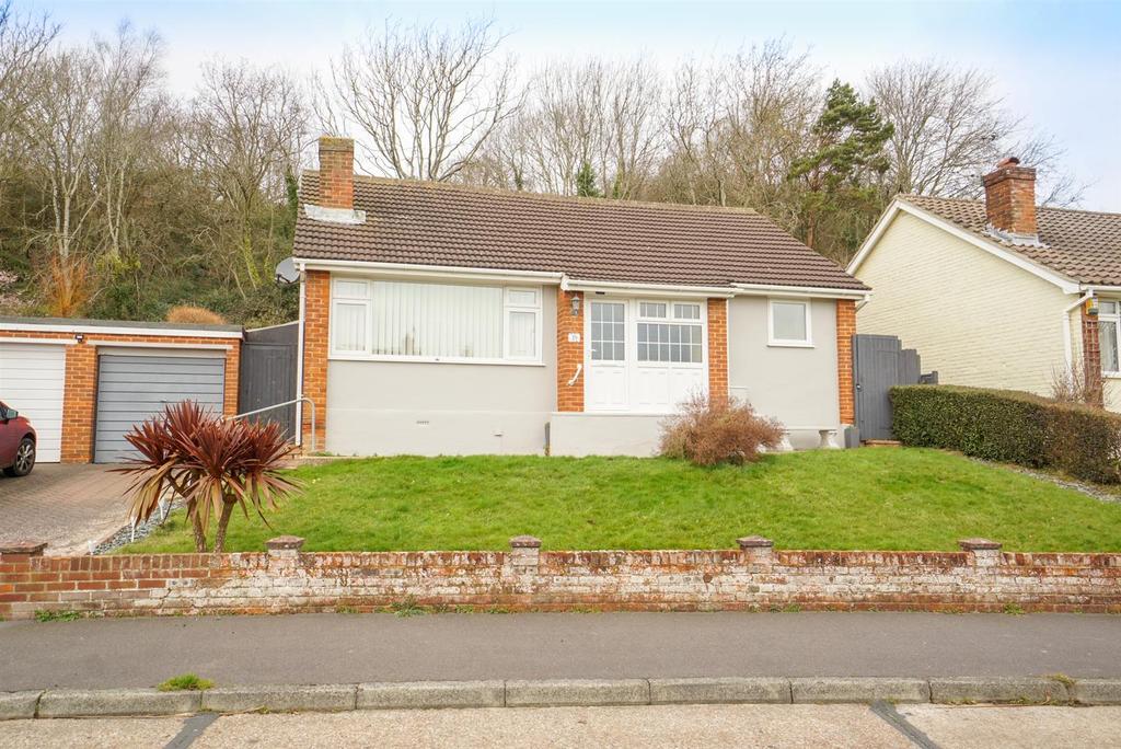Ashford Way, Hastings 2 bed detached bungalow £325,000