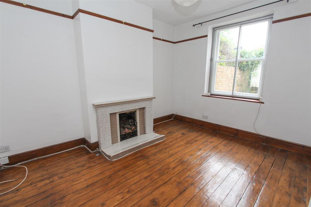 Bath Hill, Keynsham, Bristol 2 bed house £280,000