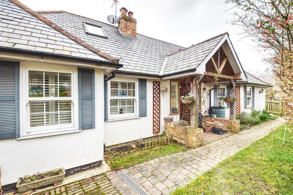 Peartree Lane, BexhillOnSea 3 bed detached house £550,000