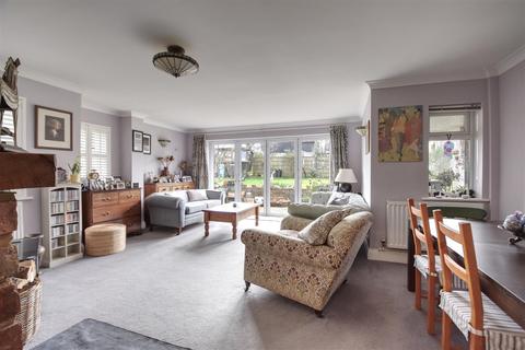 53 Peartree Lane, Bexhill-on-sea, TN39 4RQ