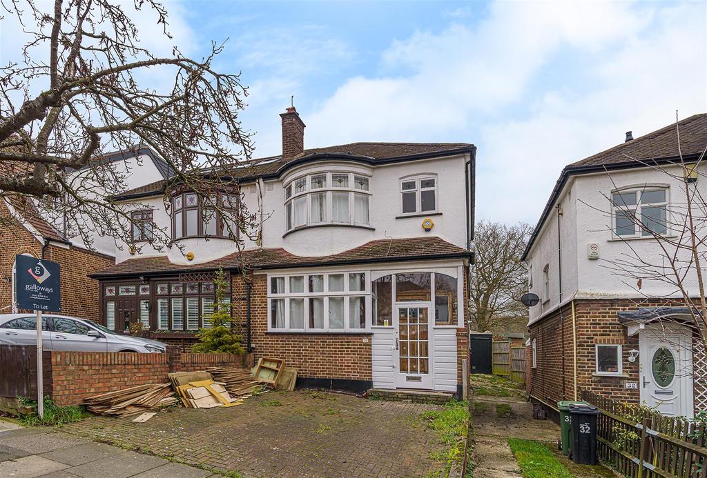 Norwood Park Road, West Norwood, SE27 3 bed semidetached house £