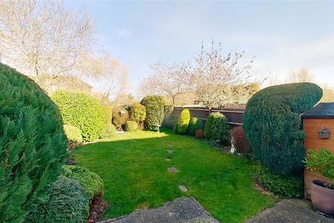 5 Bishopstone, Bradville, Milton Keynes, MK13 7DQ