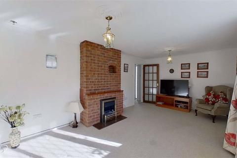 5 Bishopstone, Bradville, Milton Keynes, MK13 7DQ