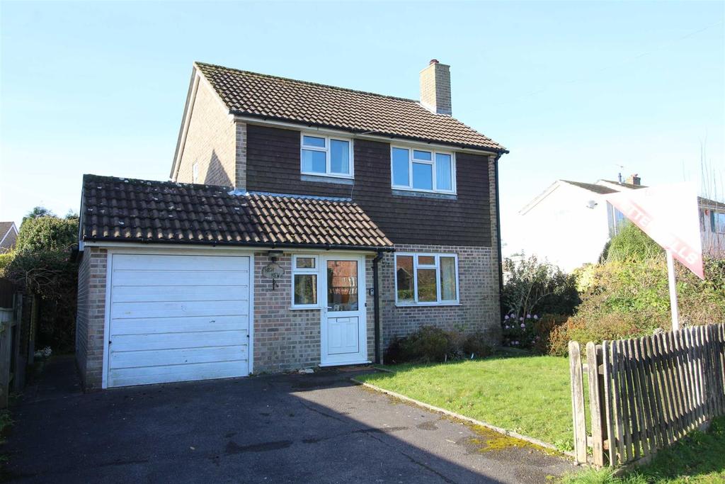 Manchester Road, Sway 2 bed detached house £485,000