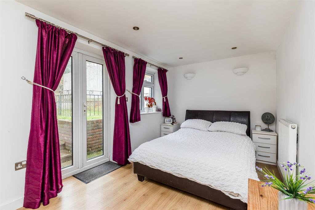 Braeside Avenue, Brighton 3 bed semidetached house for sale £450,000
