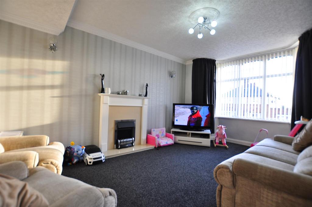 Crabourne Road, Dudley 3 bed end of terrace house £215,000