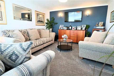 2 Burgess Close, Lowestoft, NR32 3BY