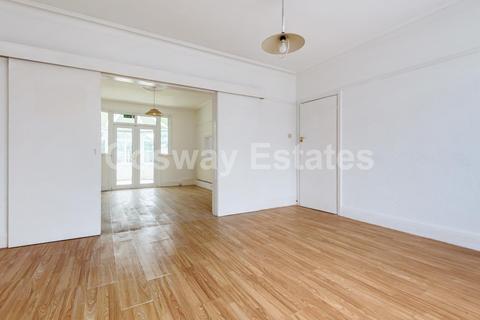 153 Devonshire Road, London, NW7 1DX