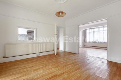 153 Devonshire Road, London, NW7 1DX