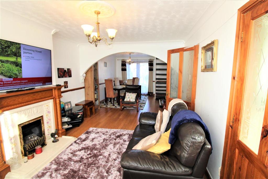 Lounge/Dining Room
