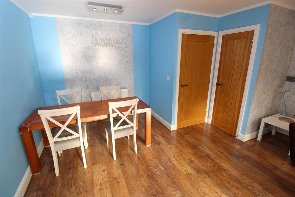 Lounge / Dining Room
