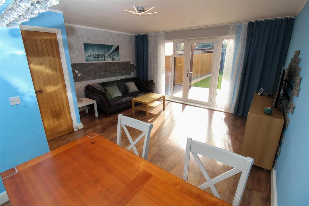 Lounge / Dining Room