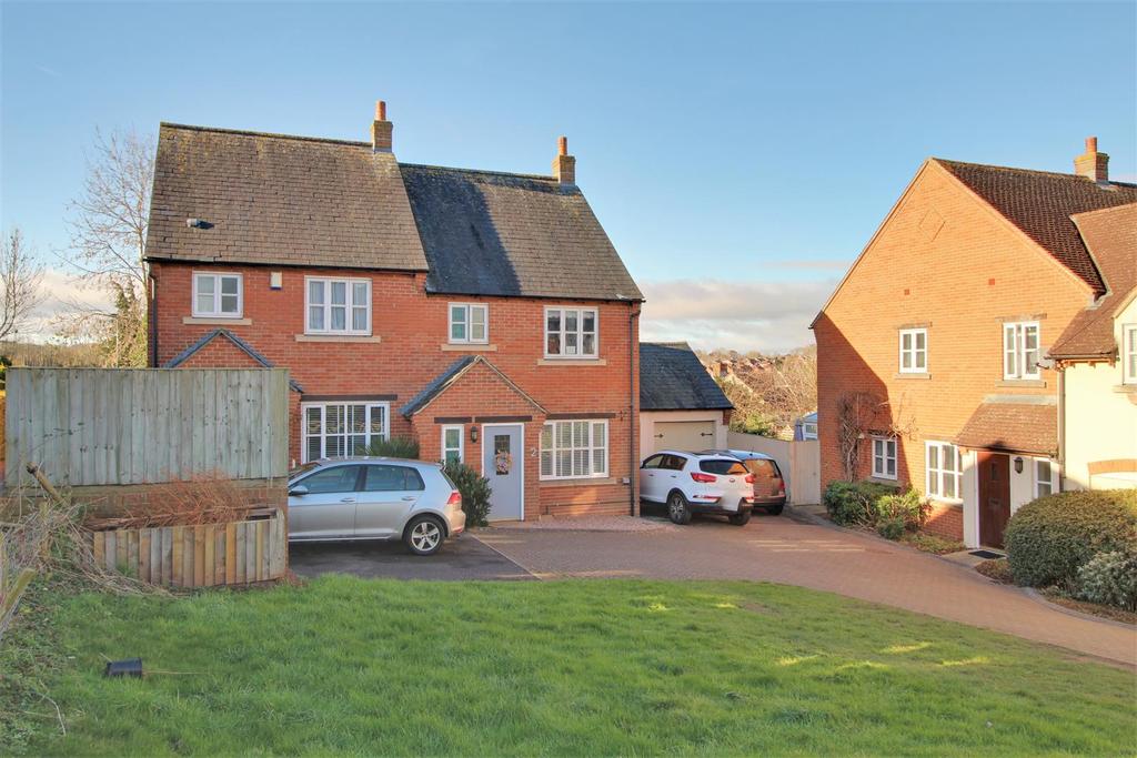 Freemans Orchard, Newent 3 bed semidetached house £245,000