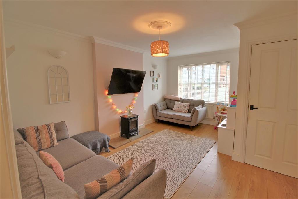 Freemans Orchard, Newent 3 bed semidetached house £245,000