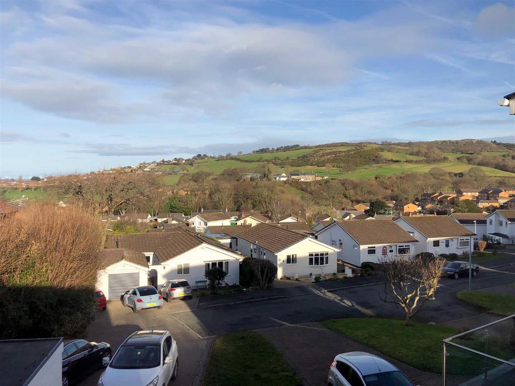 Bro Madog, Llanelian, Old Colwyn, Colwyn Bay 4 bed detached house for