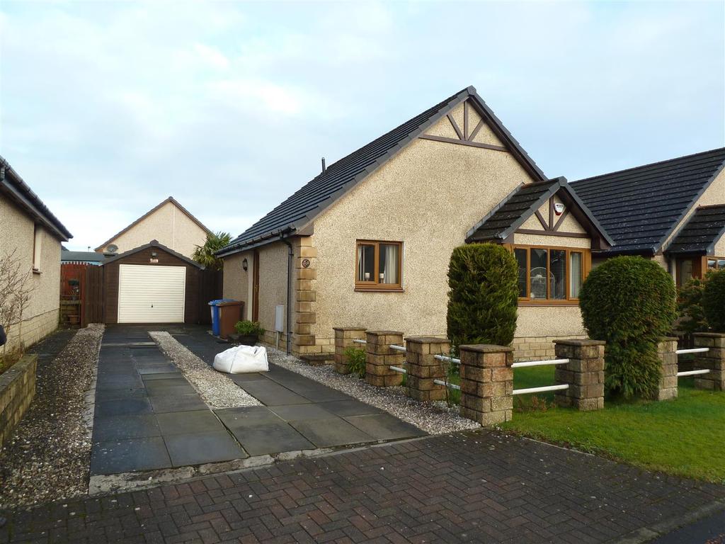 Baillie Avenue, Harthill, Shotts 2 bed detached bungalow £160,000