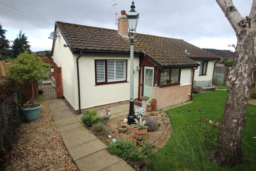 Tan Yr Allt Avenue, Mochdre, Colwyn Bay 2 bed detached bungalow £229,500