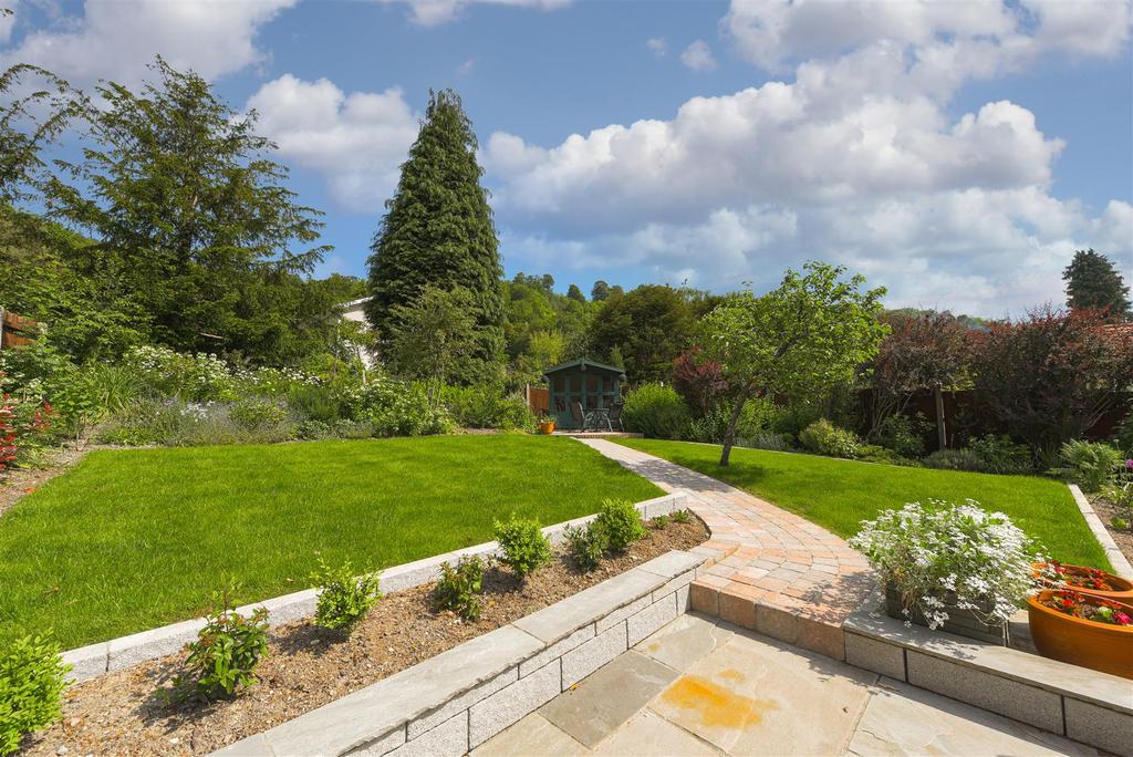 Beech Road, Reigate 4 bed house £1,500,000