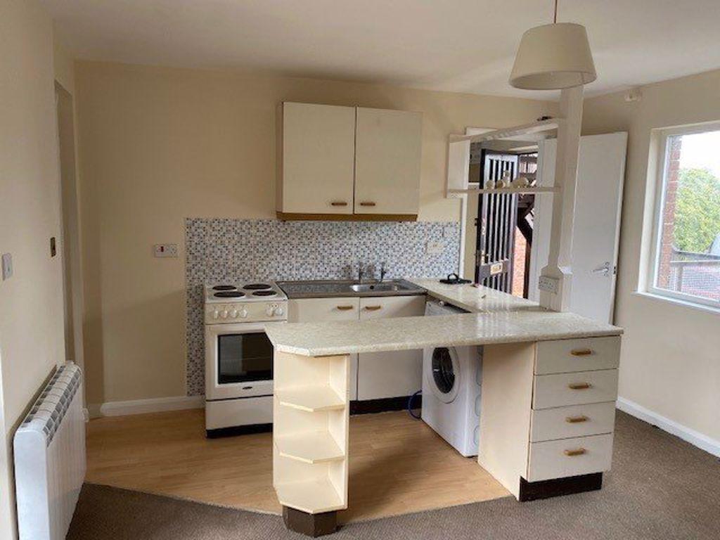 Meadow Court Kettering 1 bed flat £550 pcm (£127 pw)