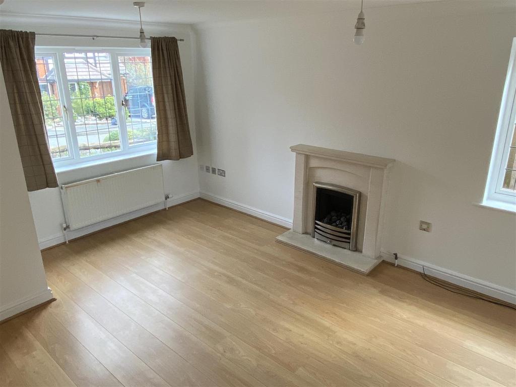 Ashurst Place, Rainham, Gillingham 4 bed house £1,550 pcm (£358 pw)