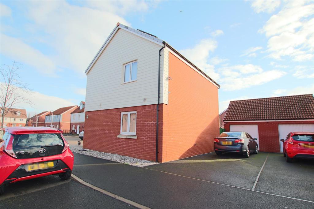 Garage & Driveway.JPG