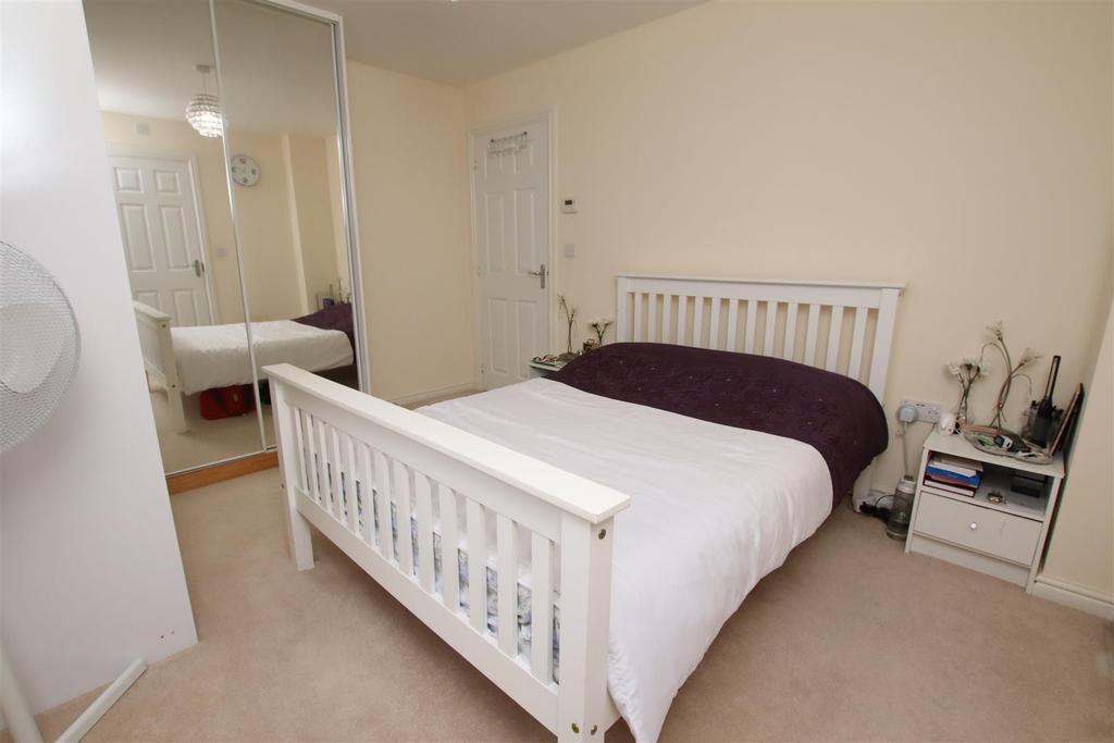 Bedroom 1.JPG