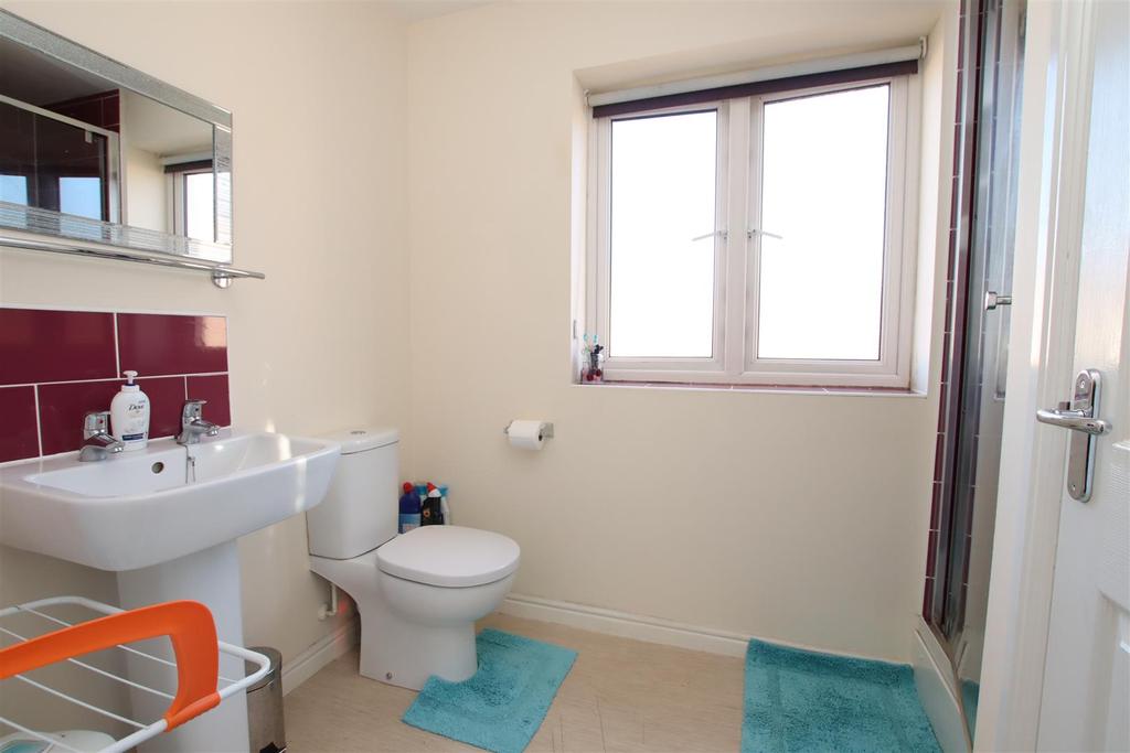 Ensuite.JPG