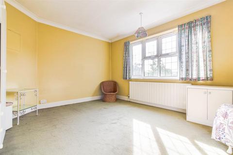 95 Russell Road, Buckhurst Hill, IG9 5QF
