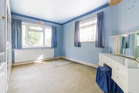 95 Russell Road, Buckhurst Hill, IG9 5QF