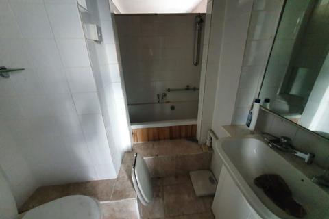 12 Gardens View, Bournemouth, BH1 3QA