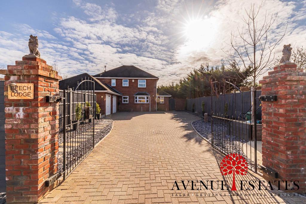 Dullar Lane, Sturminster Marshall BH21 4 bed detached house £699,950