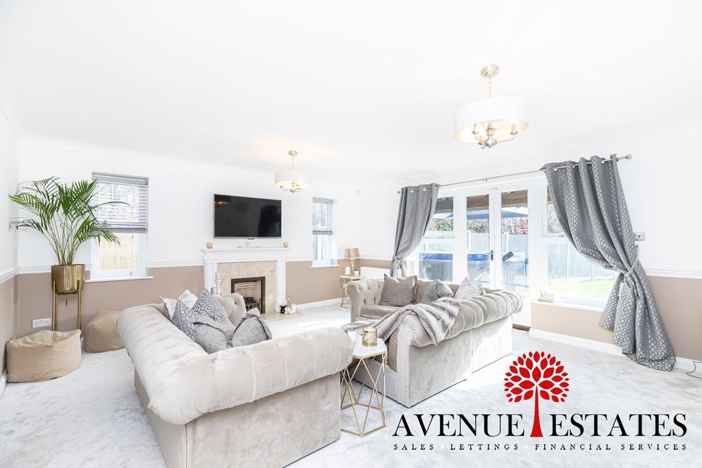 Dullar Lane, Sturminster Marshall BH21 4 bed detached house £699,950