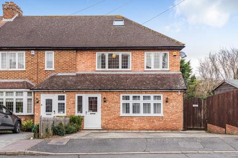 13 Alexander Close, Bromley, BR2 7LW