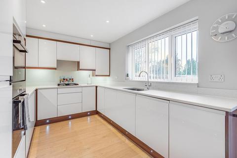 13 Alexander Close, Bromley, BR2 7LW