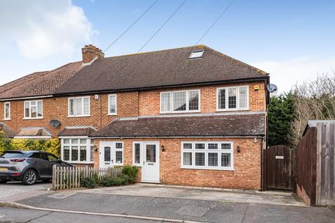 13 Alexander Close, Bromley, BR2 7LW