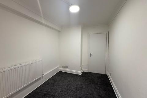 Studio to rent, 160 Camberwell Road, London SE5