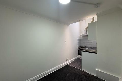 Studio to rent, 160 Camberwell Road, London SE5