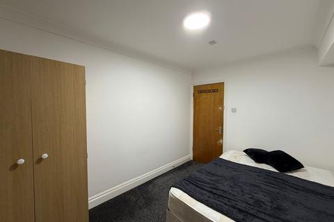 Studio to rent, 160 Camberwell Road, London SE5