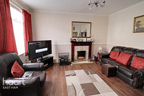 3 bedroom terraced house for sale - Southchurch Road, London
