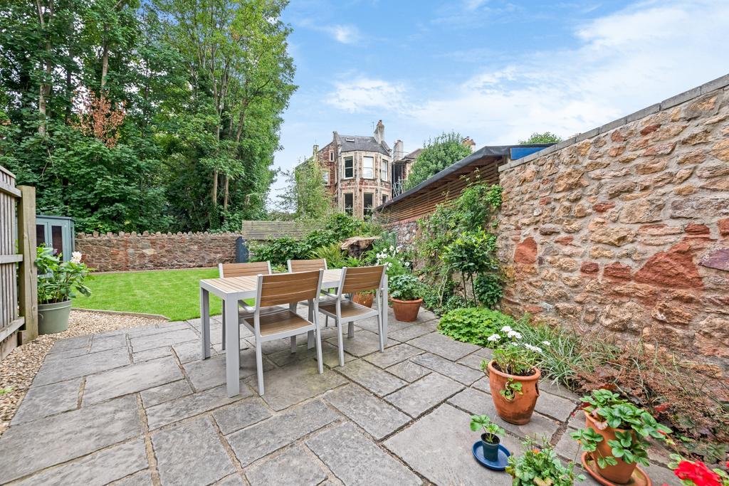 Garden Dining