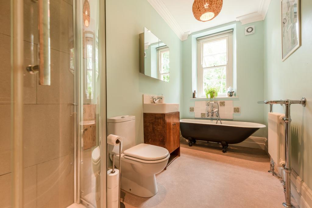 Bath and shower room