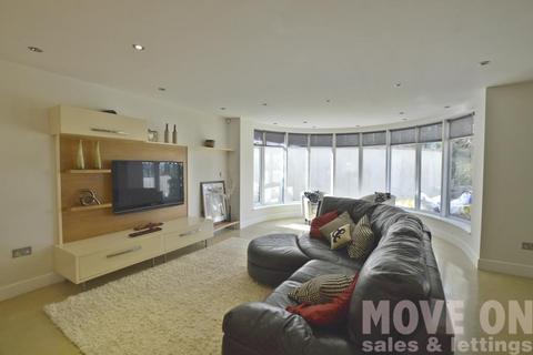 undefined, Upper Golf Links Road, Broadstone, Dorset, BH18