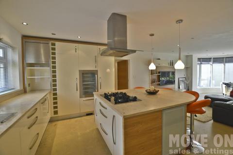 undefined, Upper Golf Links Road, Broadstone, Dorset, BH18