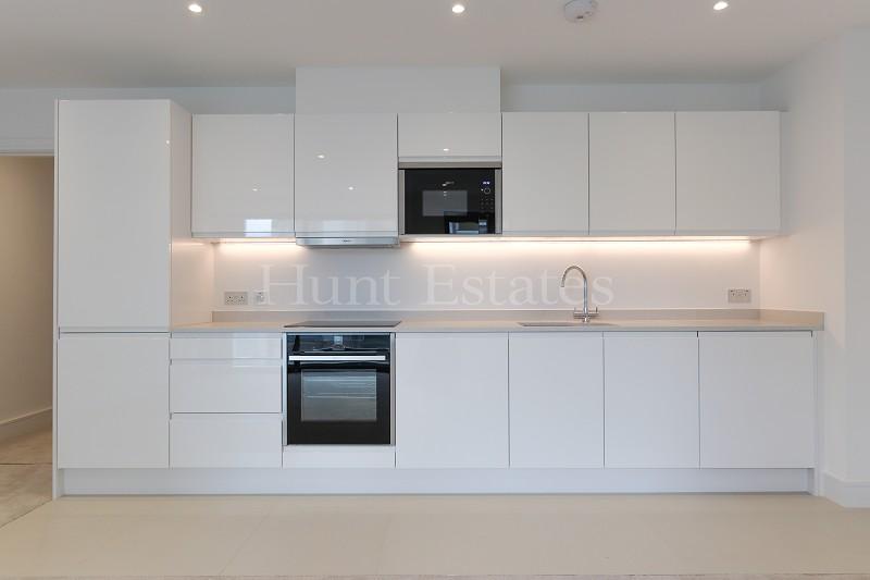 La Motte Street, St. Helier, Jersey. JE2 4SZ 1 bed flat £1,450 pcm (£