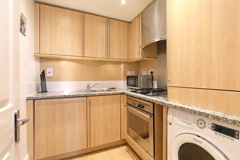 2 bedroom flat to rent, Clanricarde Gardens, Notting Hill Gate, W2