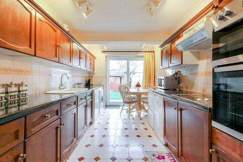 75 Catisfield Road, Enfield, EN3 6BB