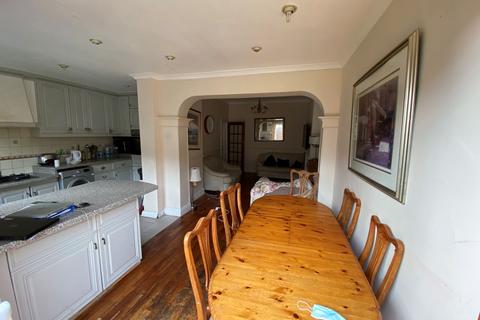 8 Ipswich Road, London, SW17 9RH