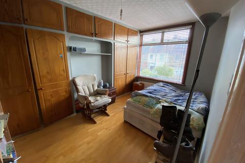 8 Ipswich Road, London, SW17 9RH