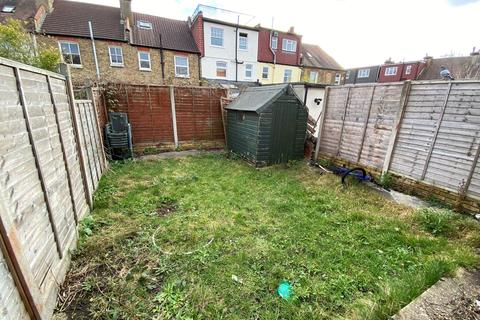 8 Ipswich Road, London, SW17 9RH